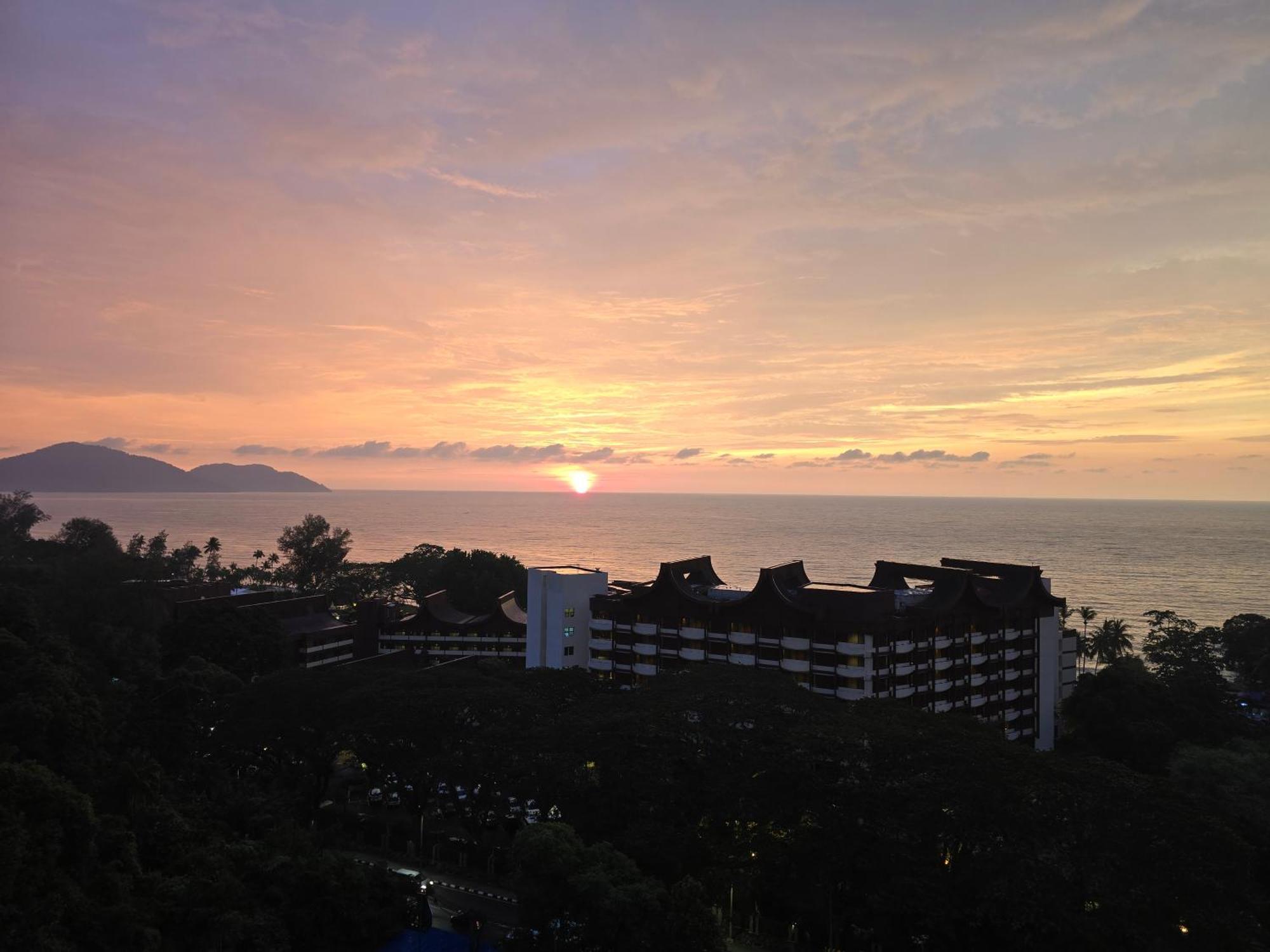 Green Ocean Seaview Apartment Batu Ferringhi Exterior foto